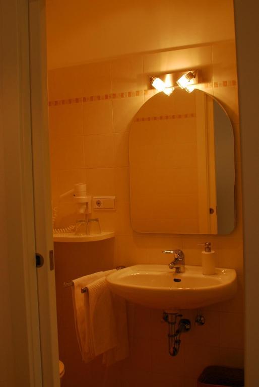 Hotel Dolomiten Коллальбо Номер фото